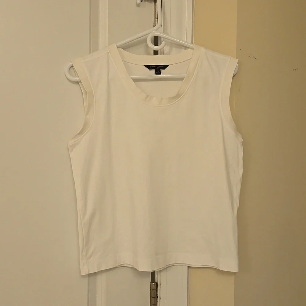 Banana Republic COTTON-SATEEN MUSCLE TANK - White - Size XS - Picture 3 of 4